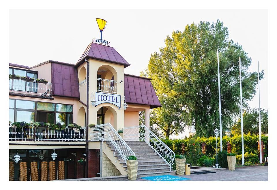 Hotel Mistral マルキ エクステリア 写真